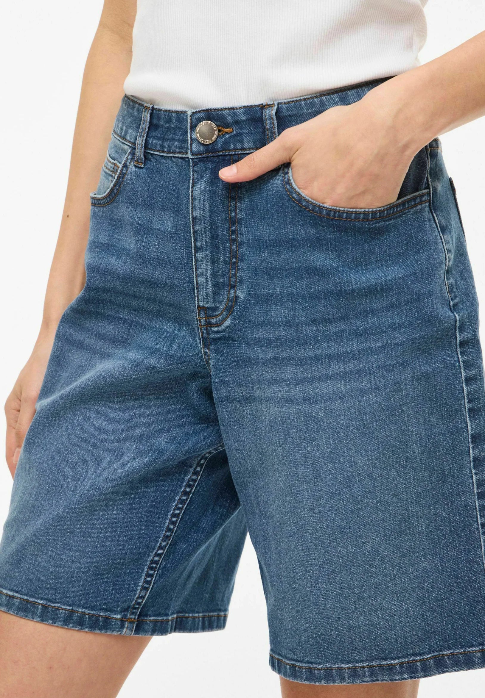 Klassiske denim shorts med høj talje