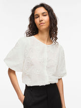 Vila bluse med korte ærmer og feminine detaljer