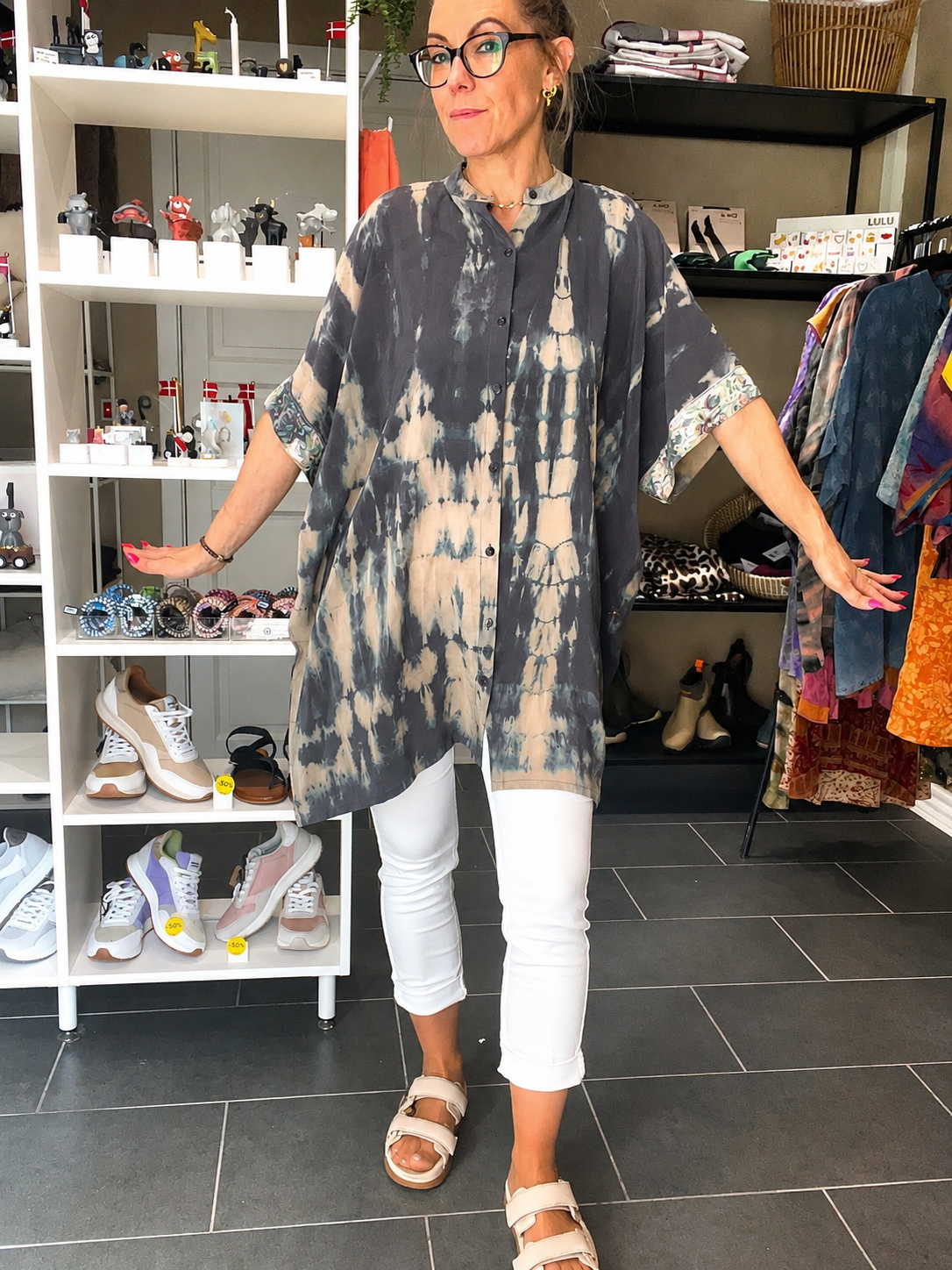 Diva Tunika Onesize – støvet grå/beige – 100% Genanvendt Silke – Cofur Denmark