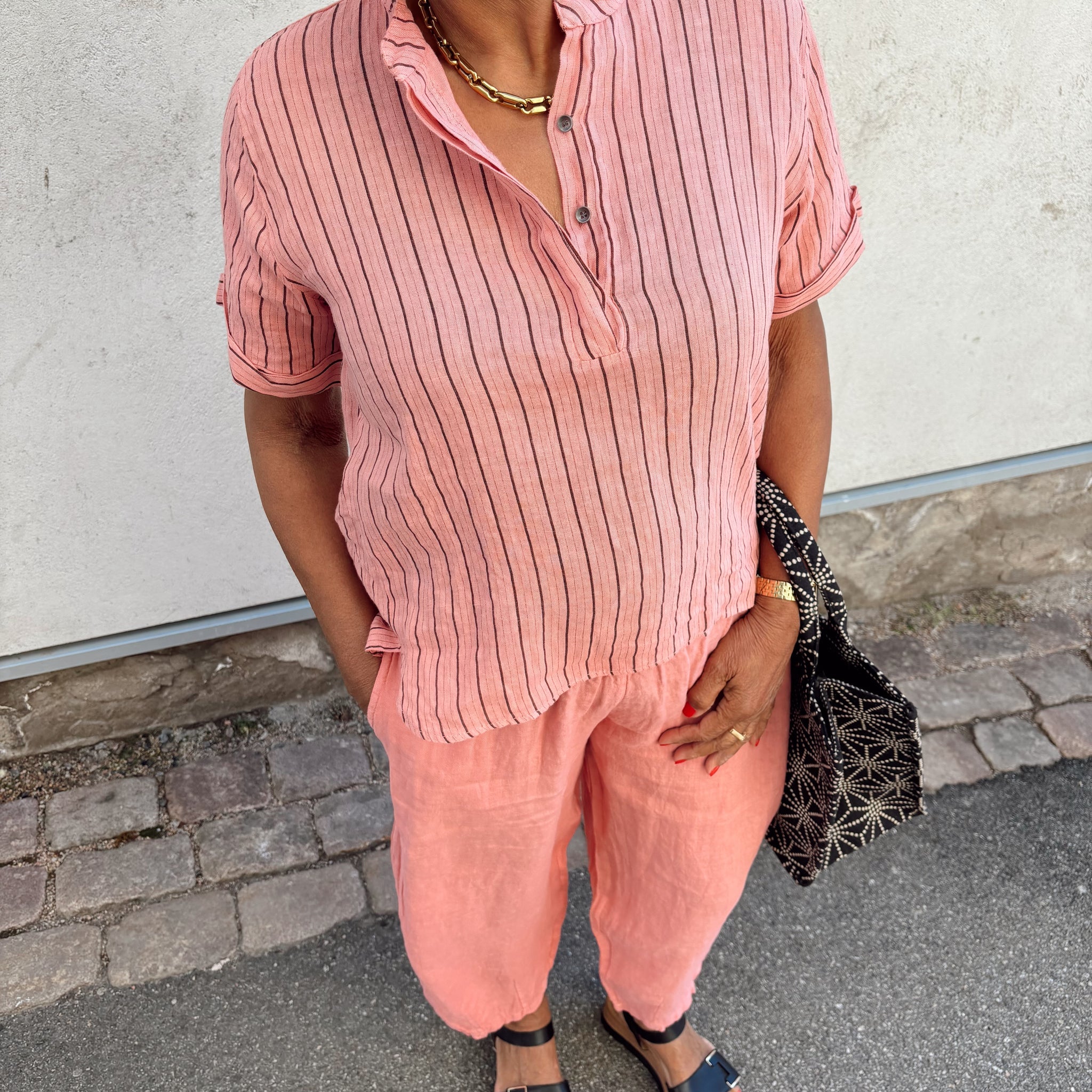Black Colour Melina SS Linen Shirt – Rose Stripe – Kortærmet Hørskjorte