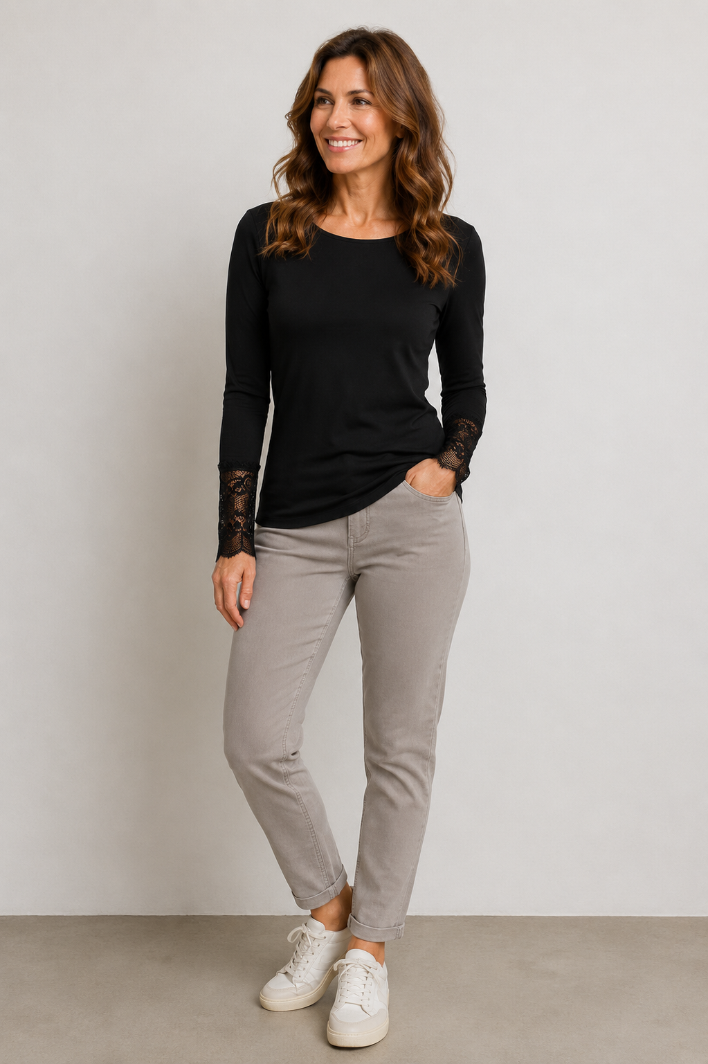 Marta du Chateau Dame Bluse 11297 Black | Basis Bluse med Blondeærmer