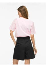 Feminin VILA top med muslingekant