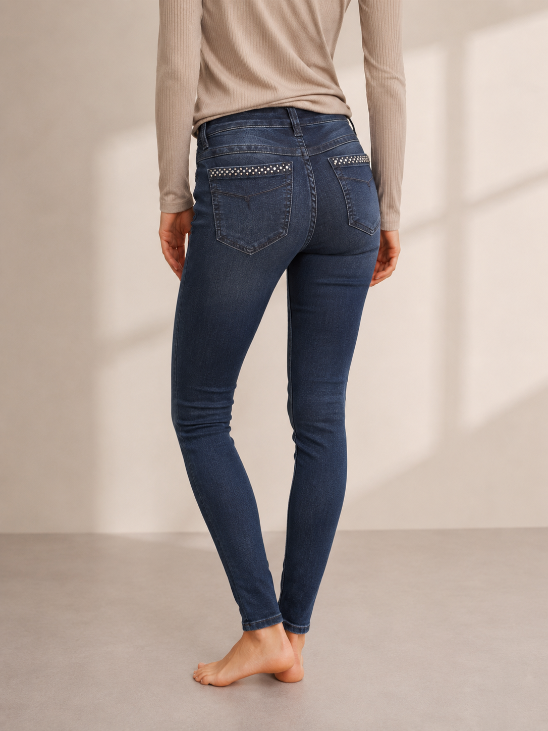 Jonny-Q P1272 Penelope Tech – mørkeblå jeans med nitte detaljer og super stretch