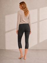 Jonny Q X-Fit Capri Buks – P1161 i Sort med Lynlåsdetalje