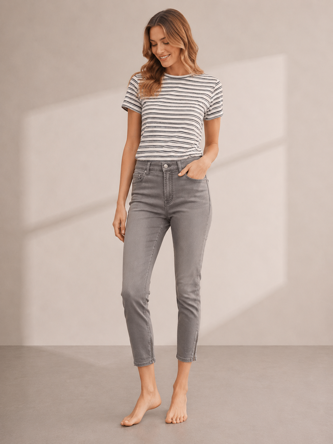 Jonny Q Capri Buks – P1390 Berlin i Grå Tech Denim med Lynlåsdetalje