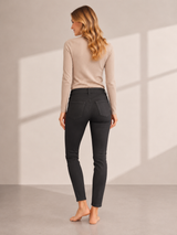 Jonny Q Debbie Buks – P1399 Soft Bistretch i Sort med Smalle Ben
