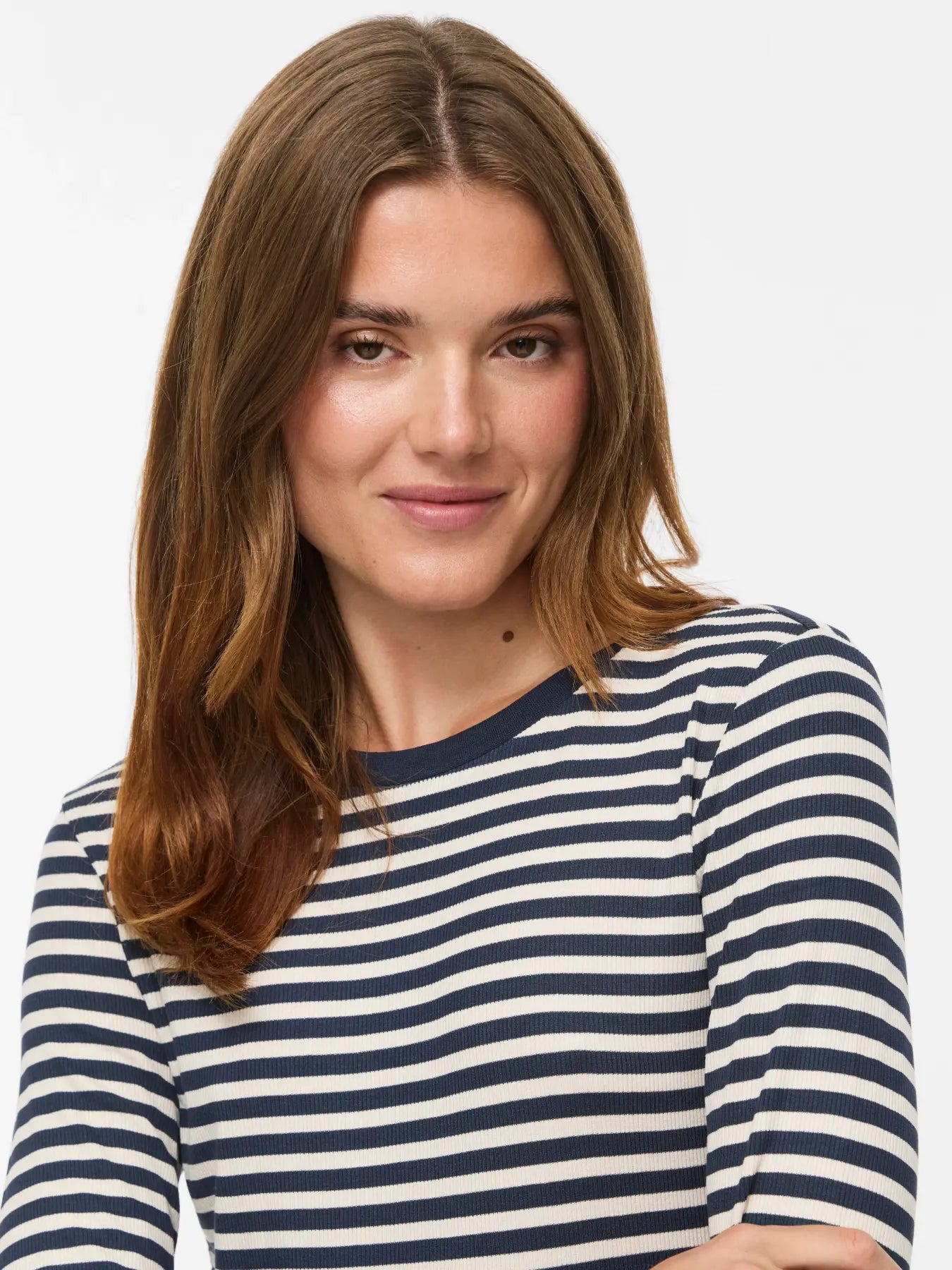 VIAVERA O-Neck L/S Top Navy Stripe fra VILA
