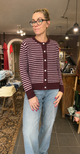 Black Colour Plum cardigan med rund hals og knapper