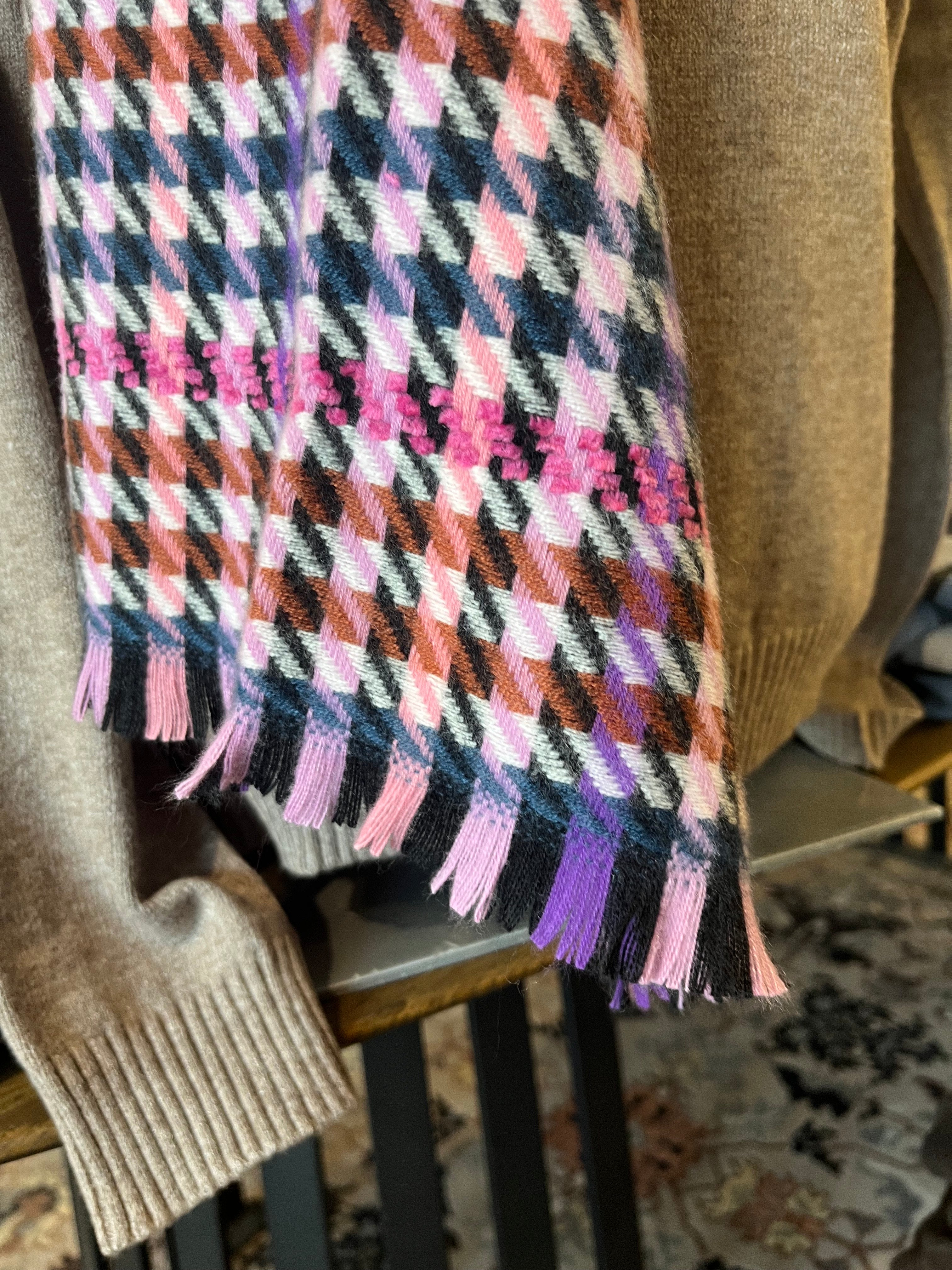 Street One Cosy Houndstooth 572316 – langt houndstooth-tørklæde med frynser