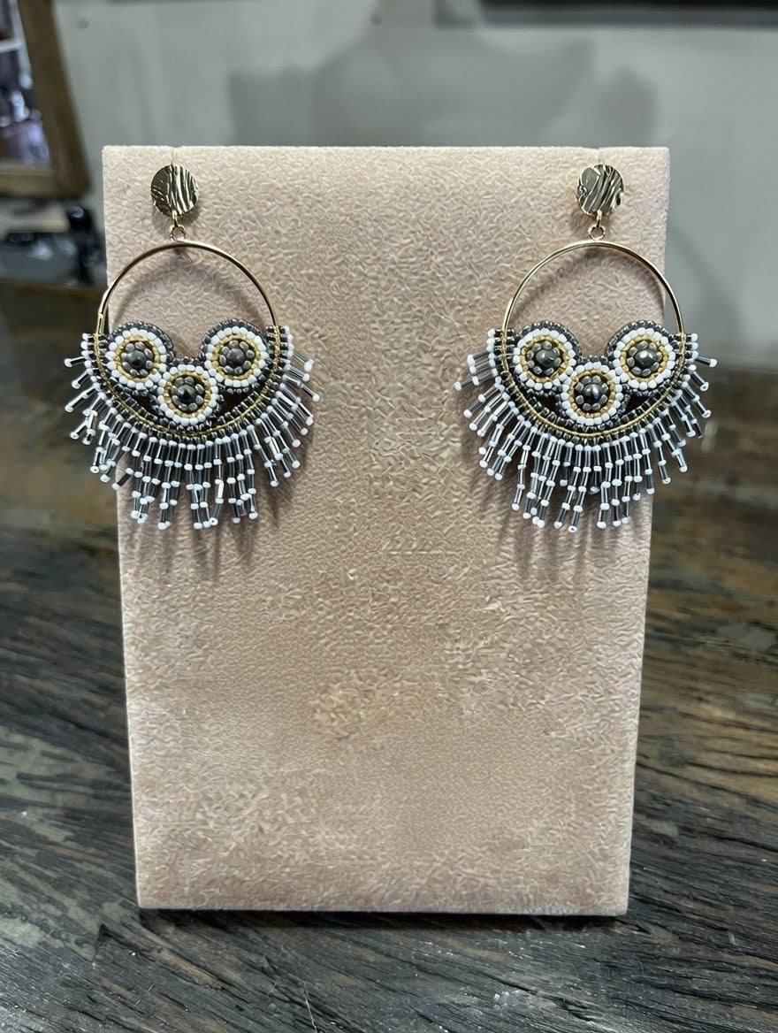 Store statement øreringe fra Maq Jewelry i guldbelagt sølv