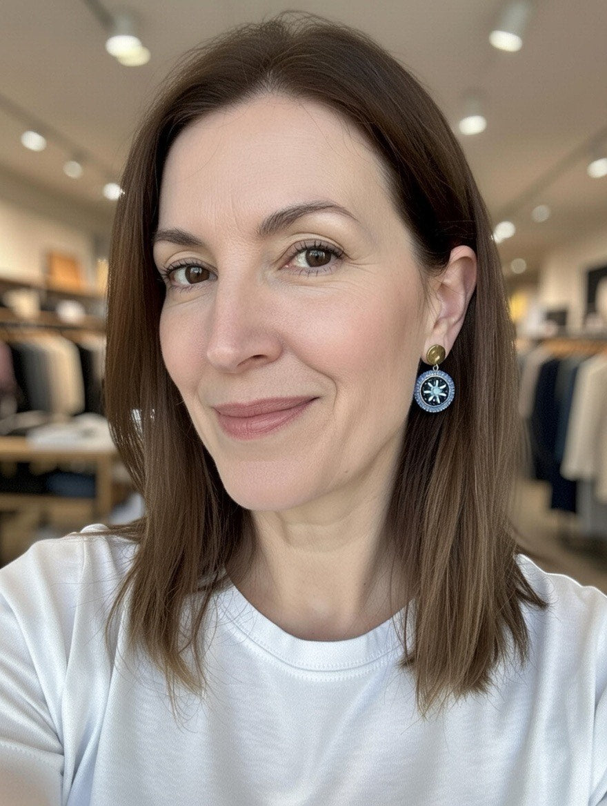 Forgyldte øreringe fra Maq Jewelry i banket guld