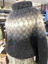 Håndstrikket grå uld sweater fra Balustrik i norsk og islandsk uld