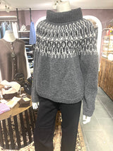 Håndstrikket Balustrik sweater i grå norsk uld med rullekrave