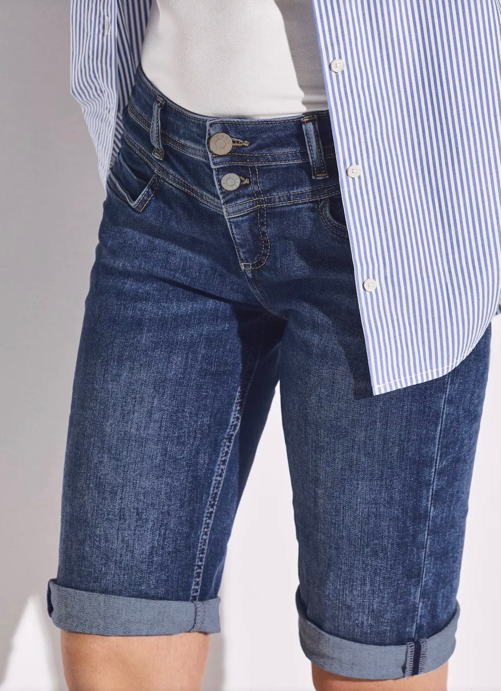 mellemlange shorts dame Street One