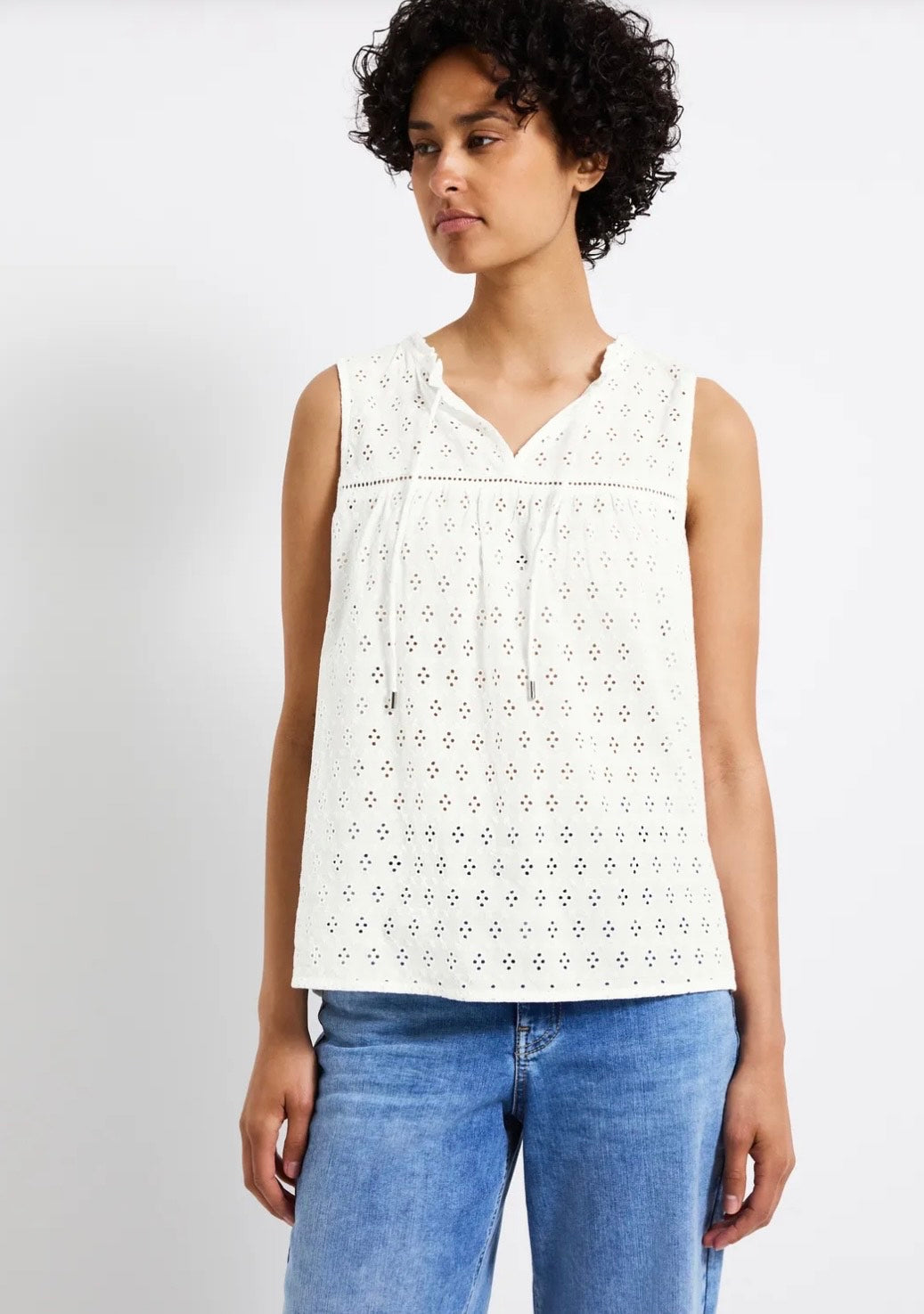 Street One - hvid top broderie anglaise
