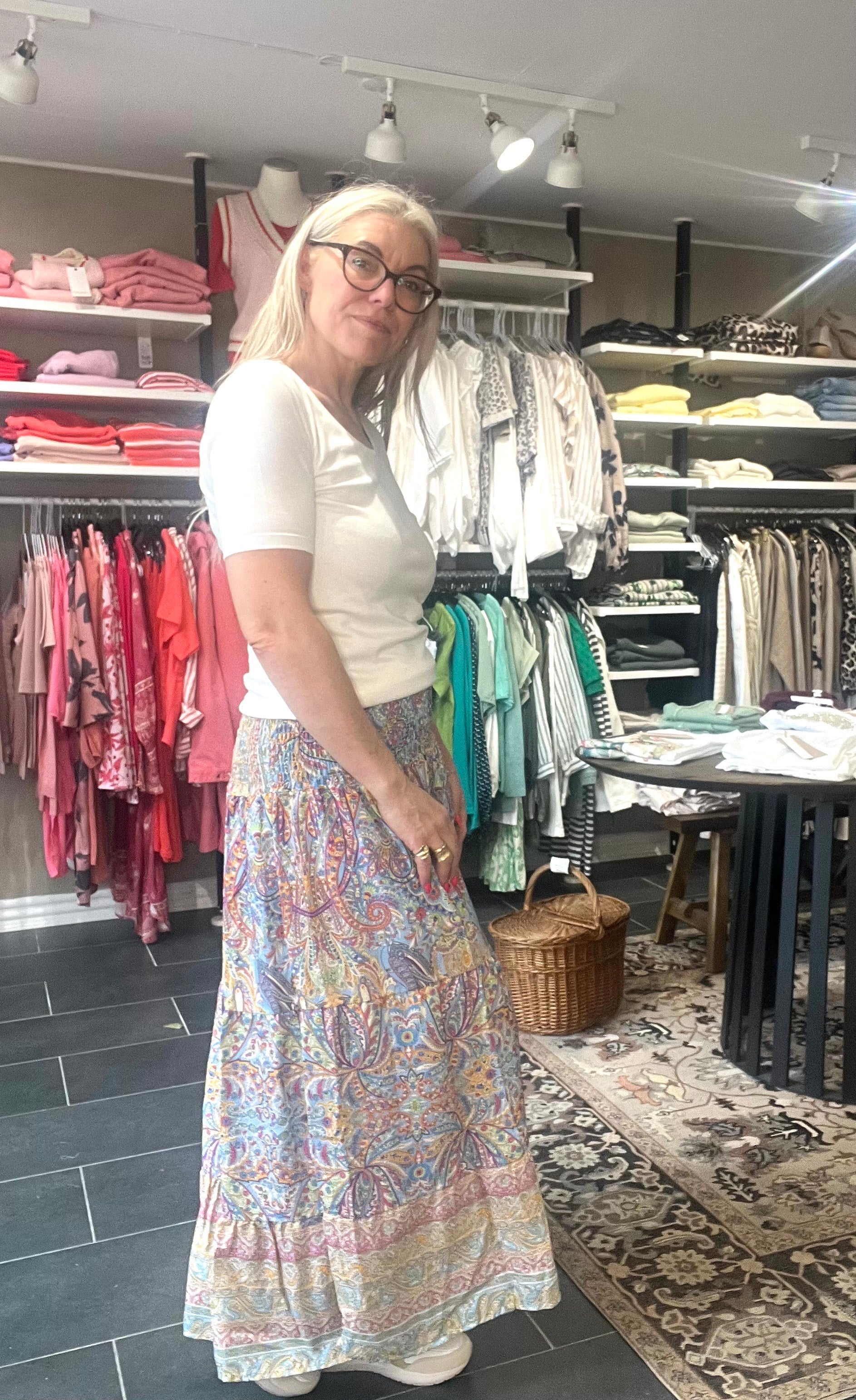 Let og luftig nederdel med elastisk talje – Marta du Chateau MdcPrincess - print sky