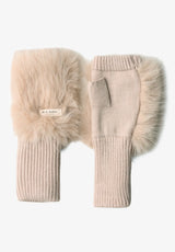 Feminin Street One armvarmer i Smooth Stone Sand med fake fur