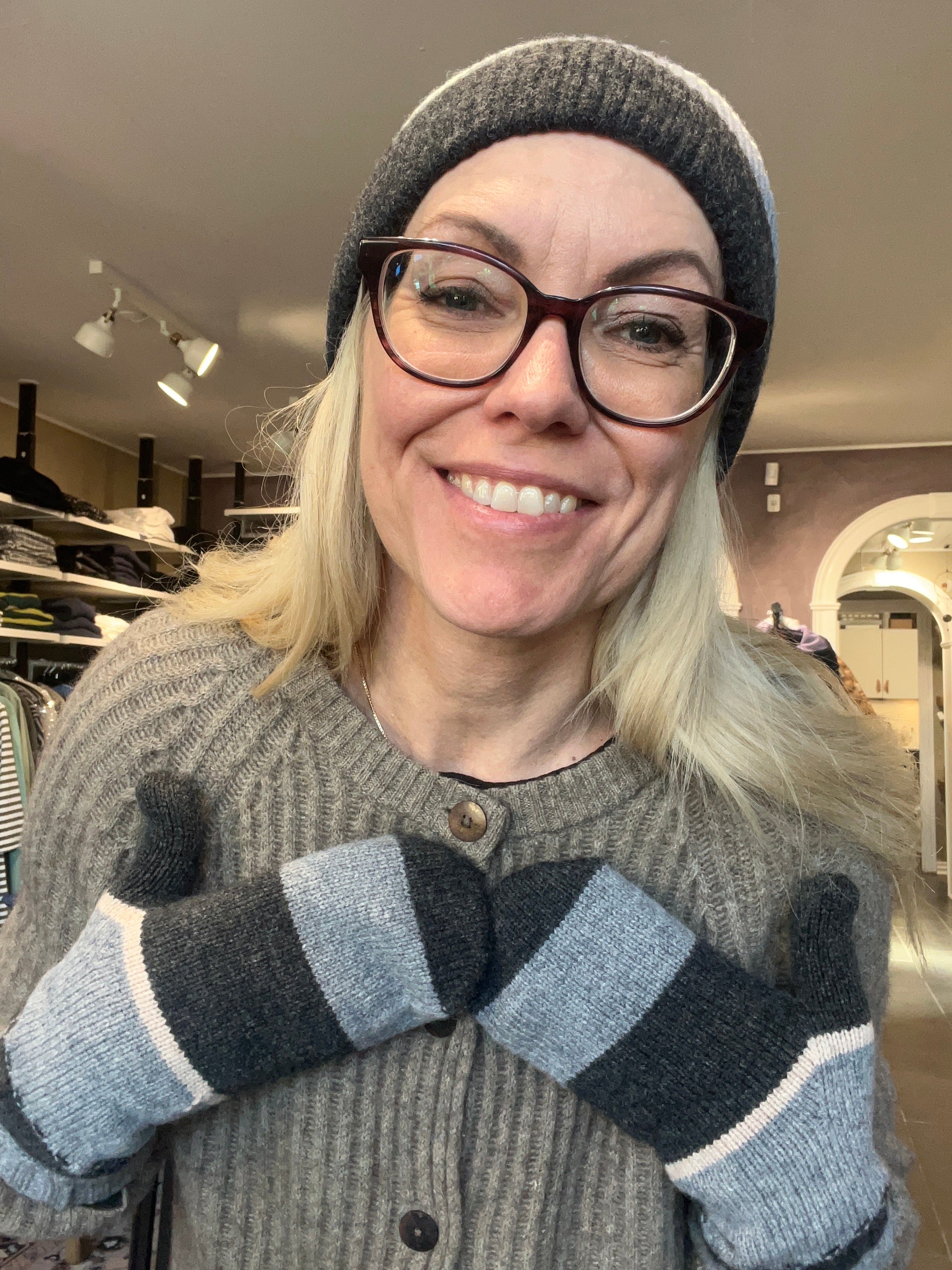 Mansted Farah vanter i dark brown – 100% lammeuld med ribkant