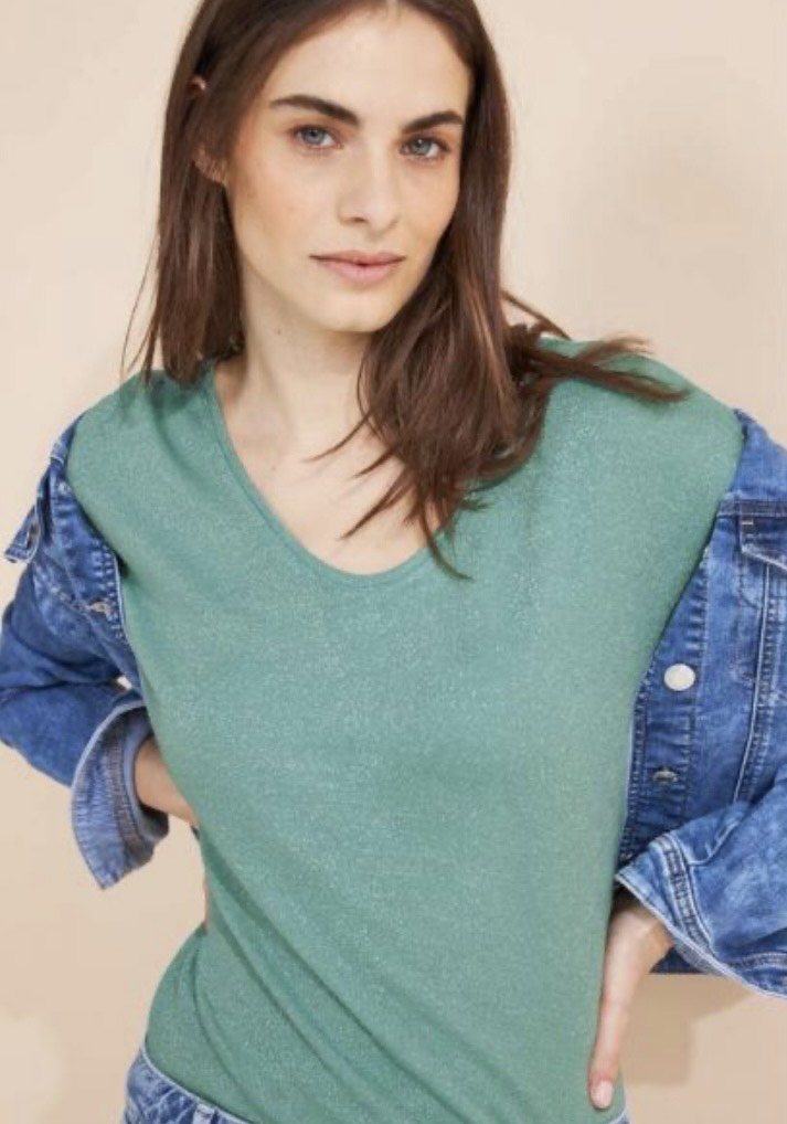 Street One V-neck shiny shirt 321147 i skinnende finish