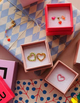 LULU Copenhagen - Love U dangling ørering - 1 stk - flere farver