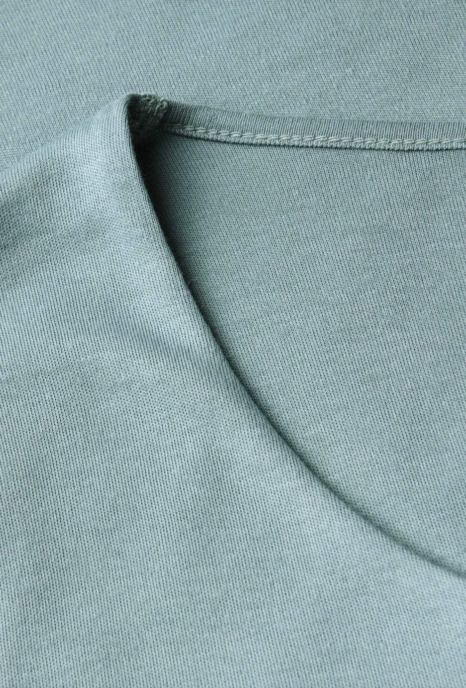 Detalje af hjerteformet udskæring – Street One t-shirt

