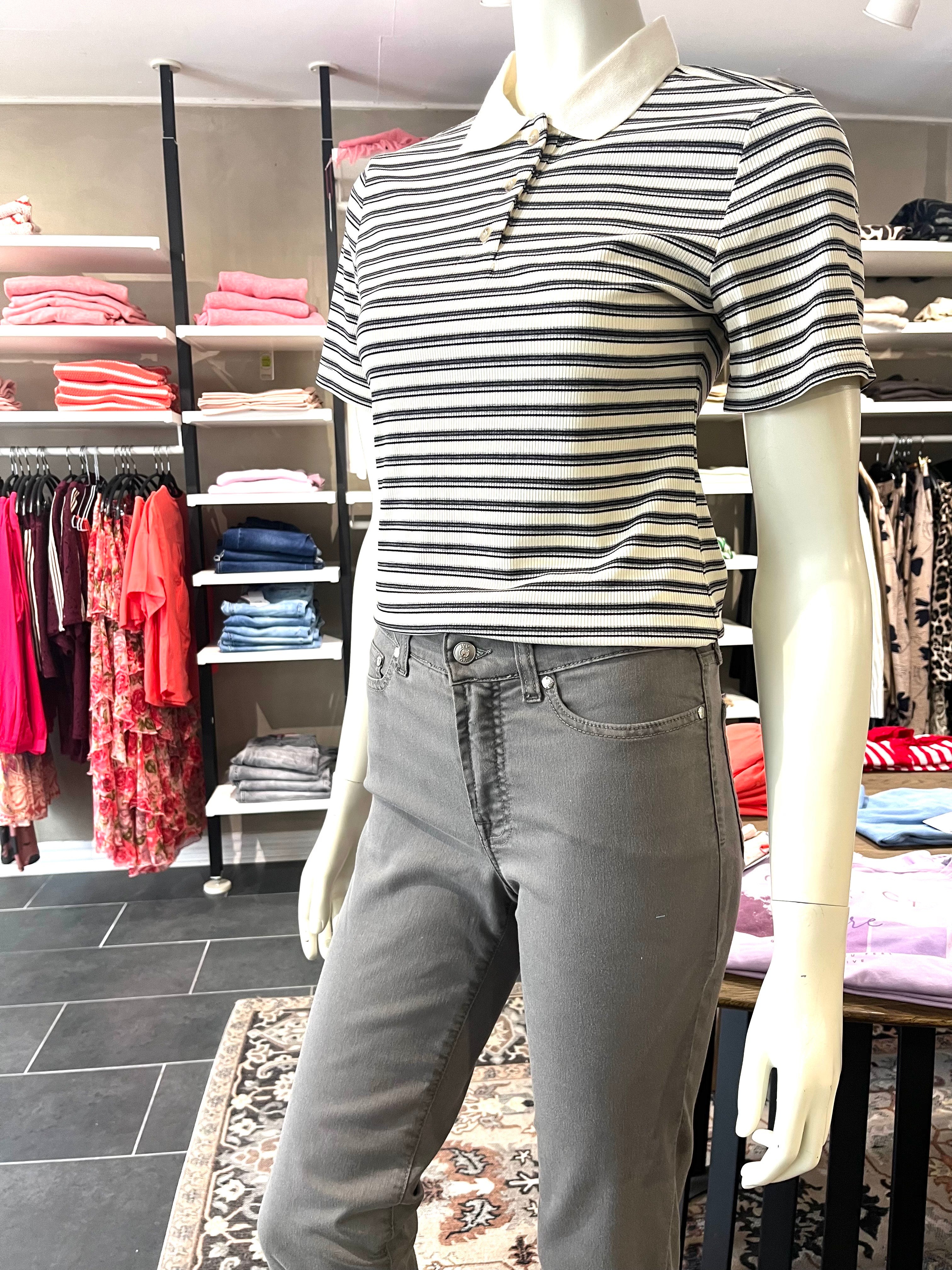 Grå capribukser med stretch og sporty detalje – Jonny Q Berlin model