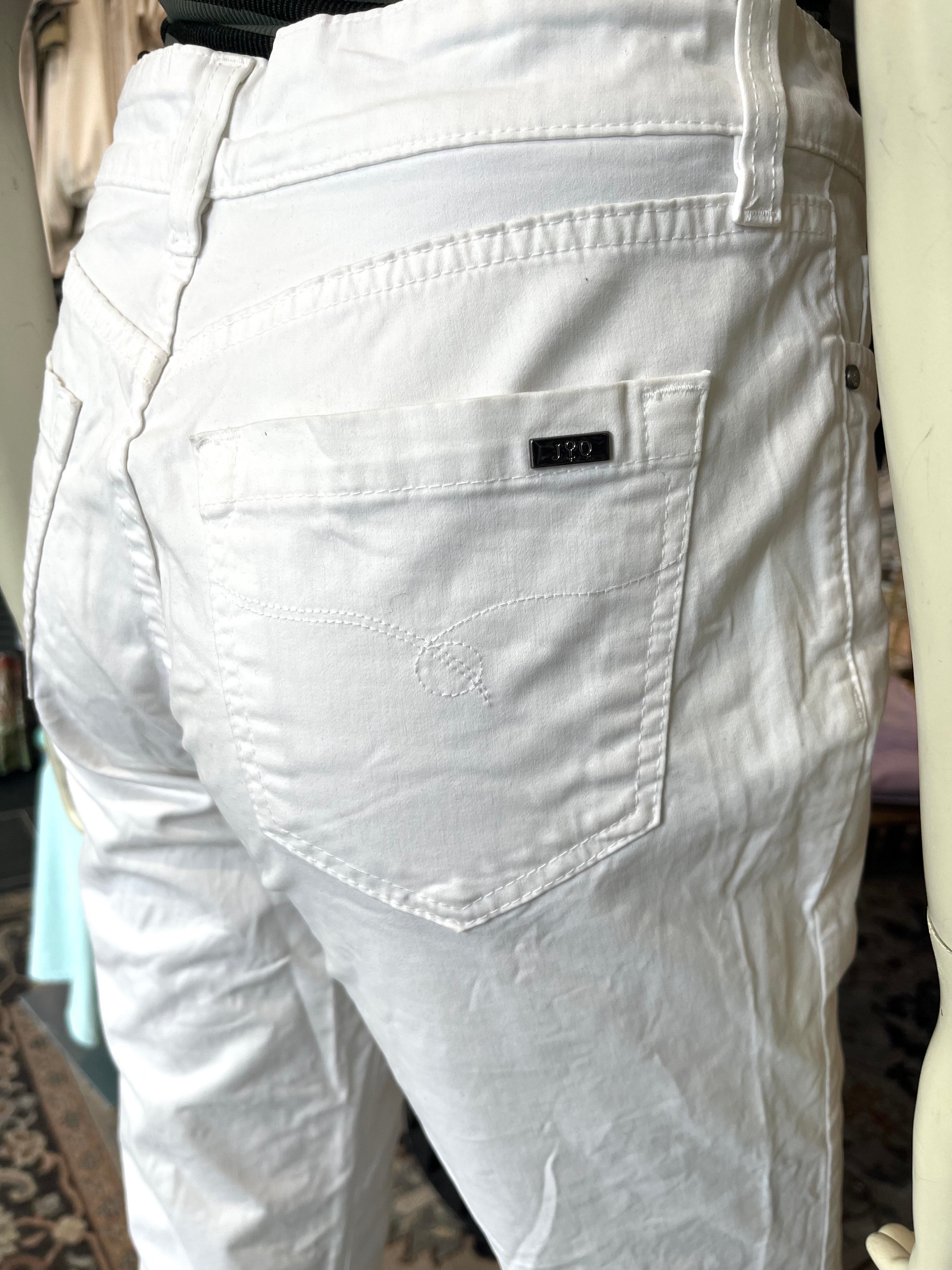 Hvide damejeans med middelhøj talje og god pasform – Jonny Q model P682AC