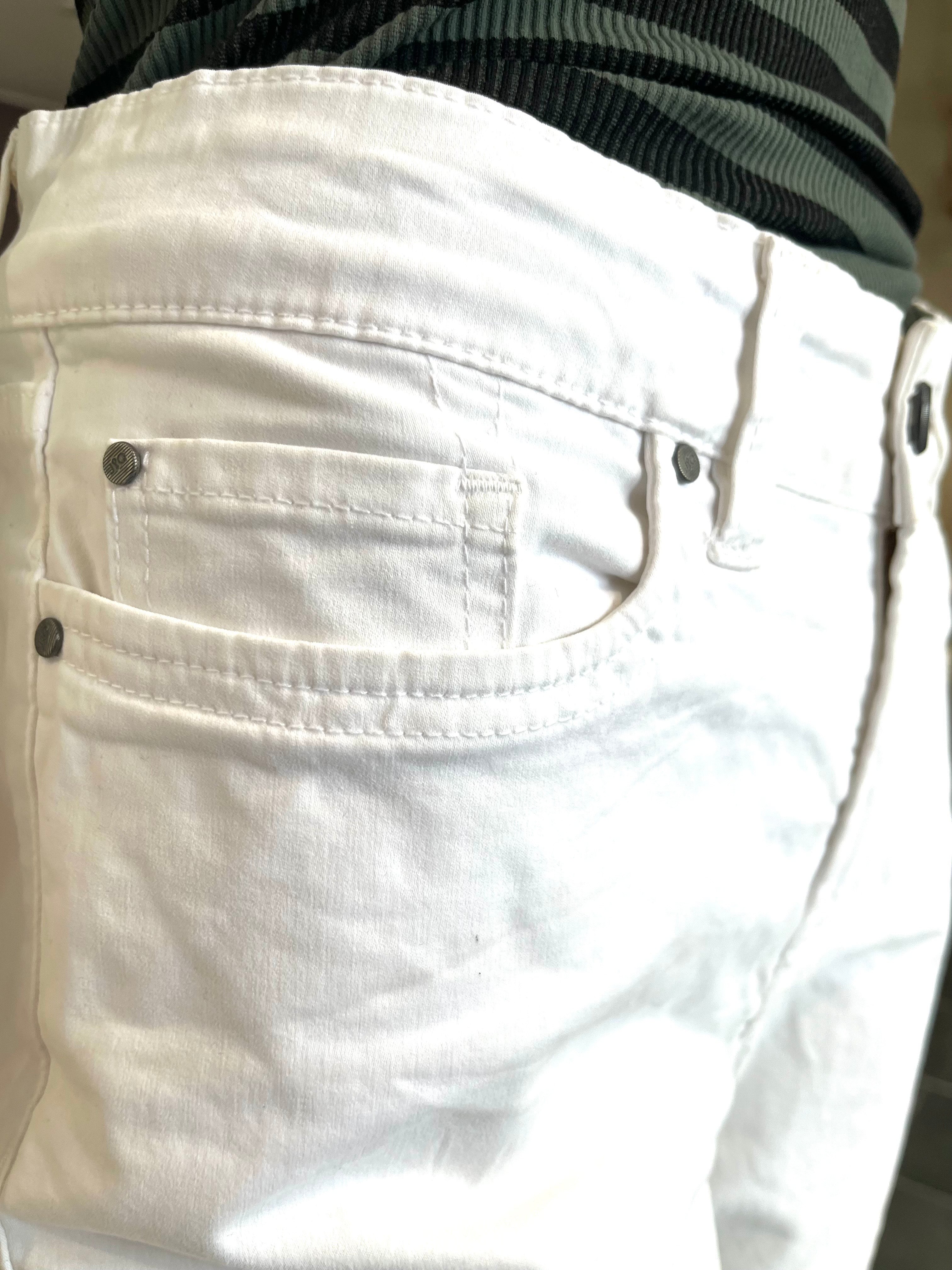 Catherine jeans fra Jonny Q – hvide X-Fit stretchjeans med smalle ben