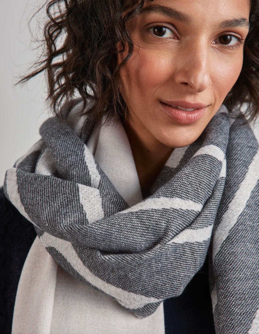 Street One - Langt Jacquard Tørklæde - Breezy Beige