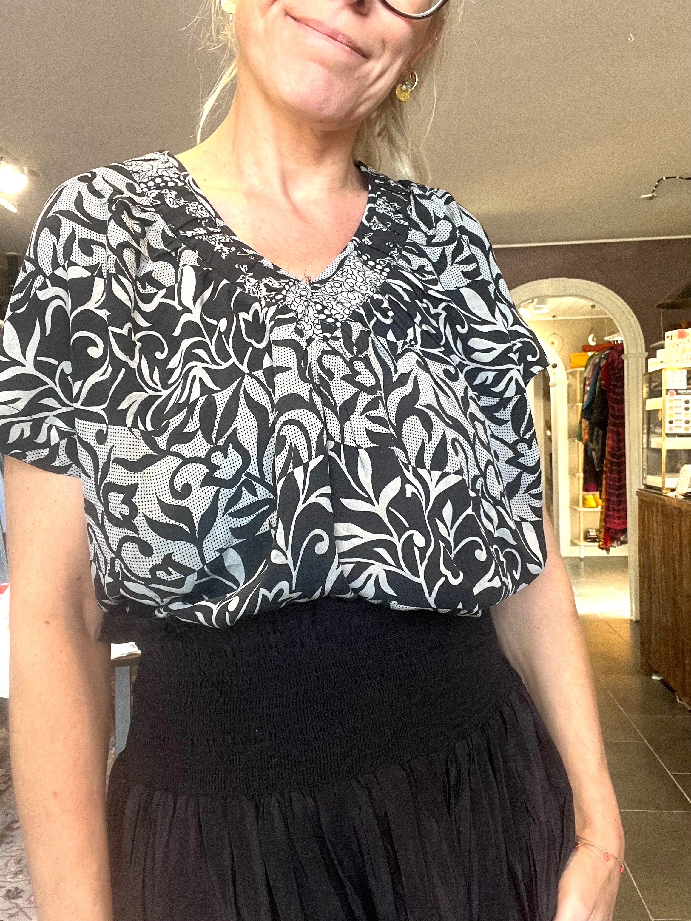 Upcyclet vintage sari-silke – Vienna Smock Skirt S303 sort