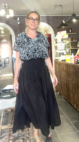 Upcyclet sari-silke med unika præg – Cofur IVY Blouse S255