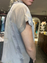 Upcyclet sari-silke med unika præg – Cofur IVY Blouse S255