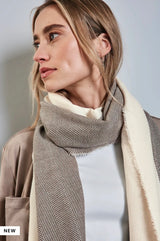 Street One - Blødt jacquard tørklæde - beige