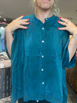 Cofur Diva Blouse S65 – petroleum unika silkebluse, OneSize 34–44