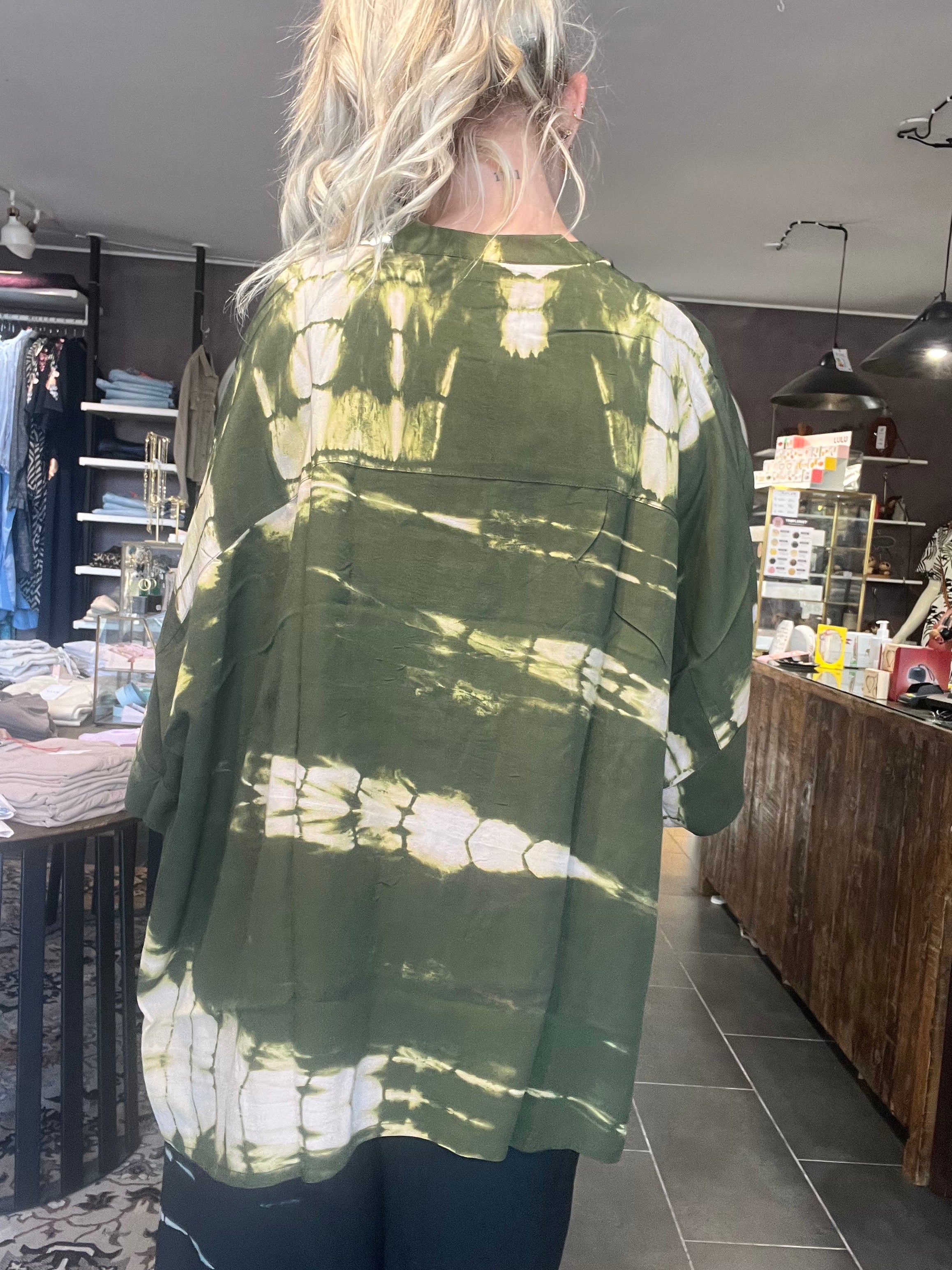 Vintage sari-silke med tie-dye og patina – Cofur Diva Blouse S65, unika"