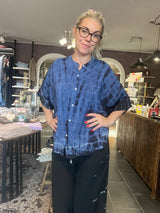 Vintage sari-silke med tie-dye og patina – Cofur Diva Blouse S65, unika
