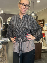Cofur New-Yorker Kimono S17 – kort kimono i vintage silke med knapper og bindebånd (S/M)