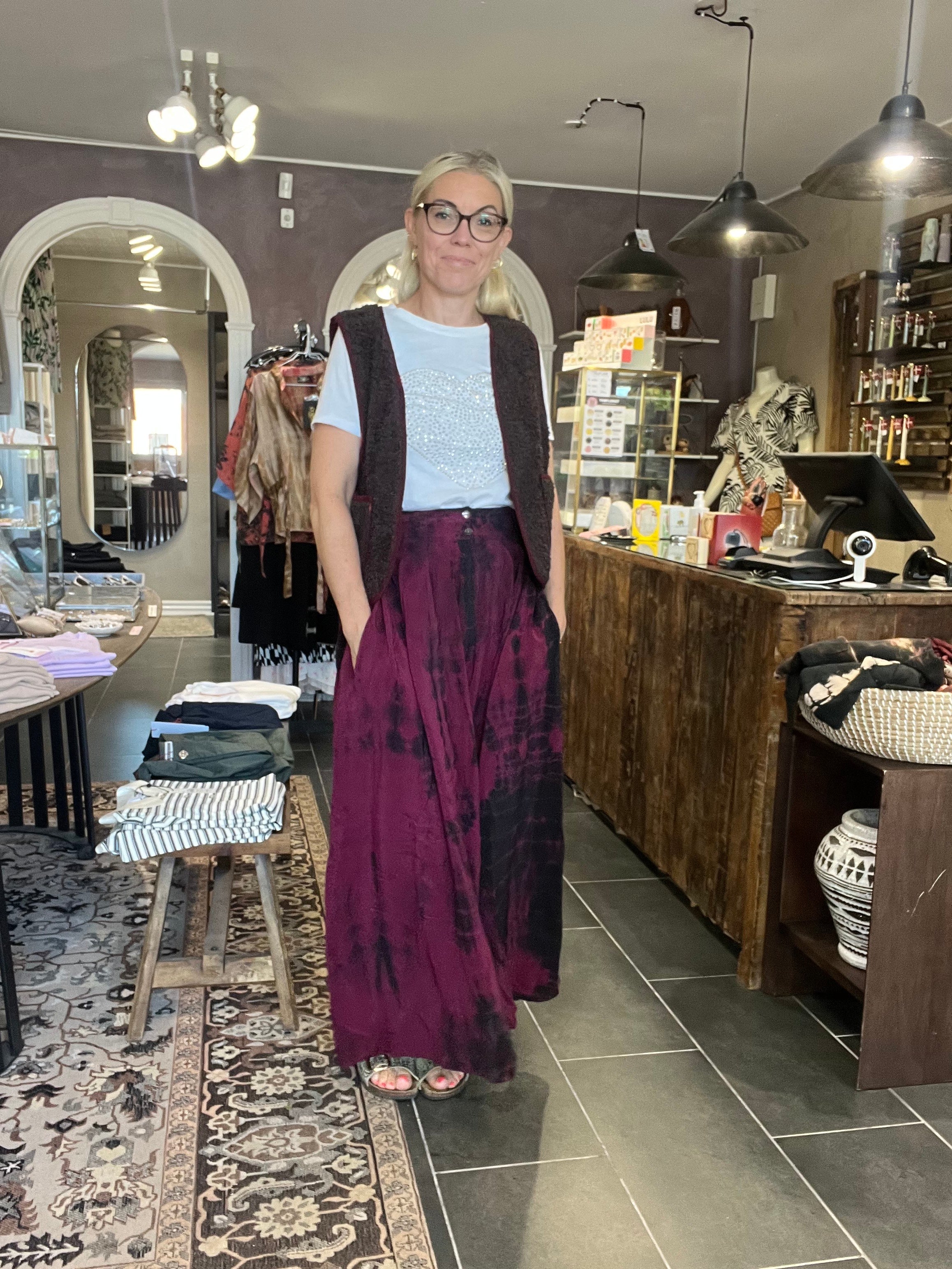 Unika upcyclet silkeskørt med flot fald – Cofur Jackie S207S