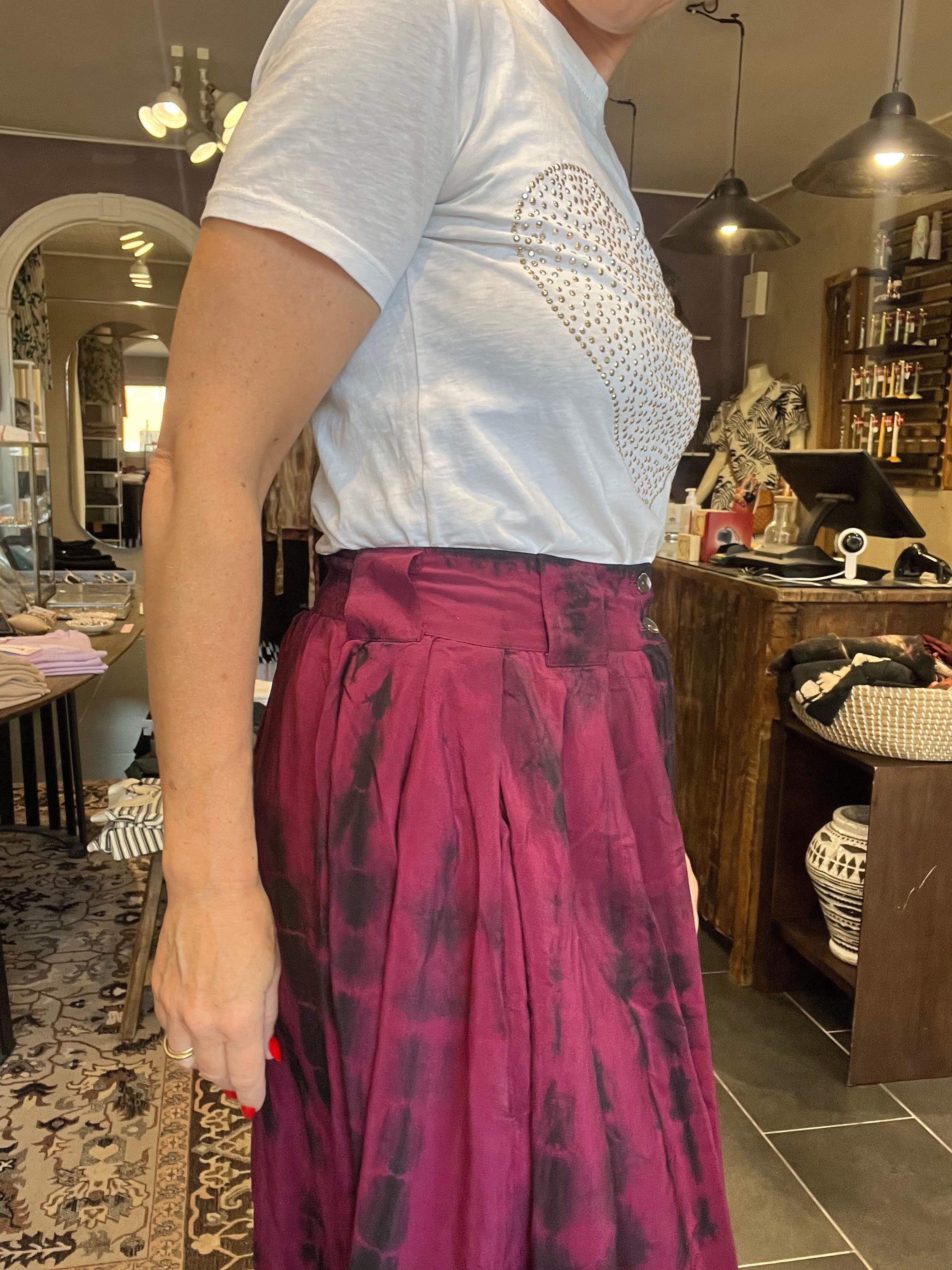 Jackie S207S i vintage sari-silke – Cofur bordeaux skørt