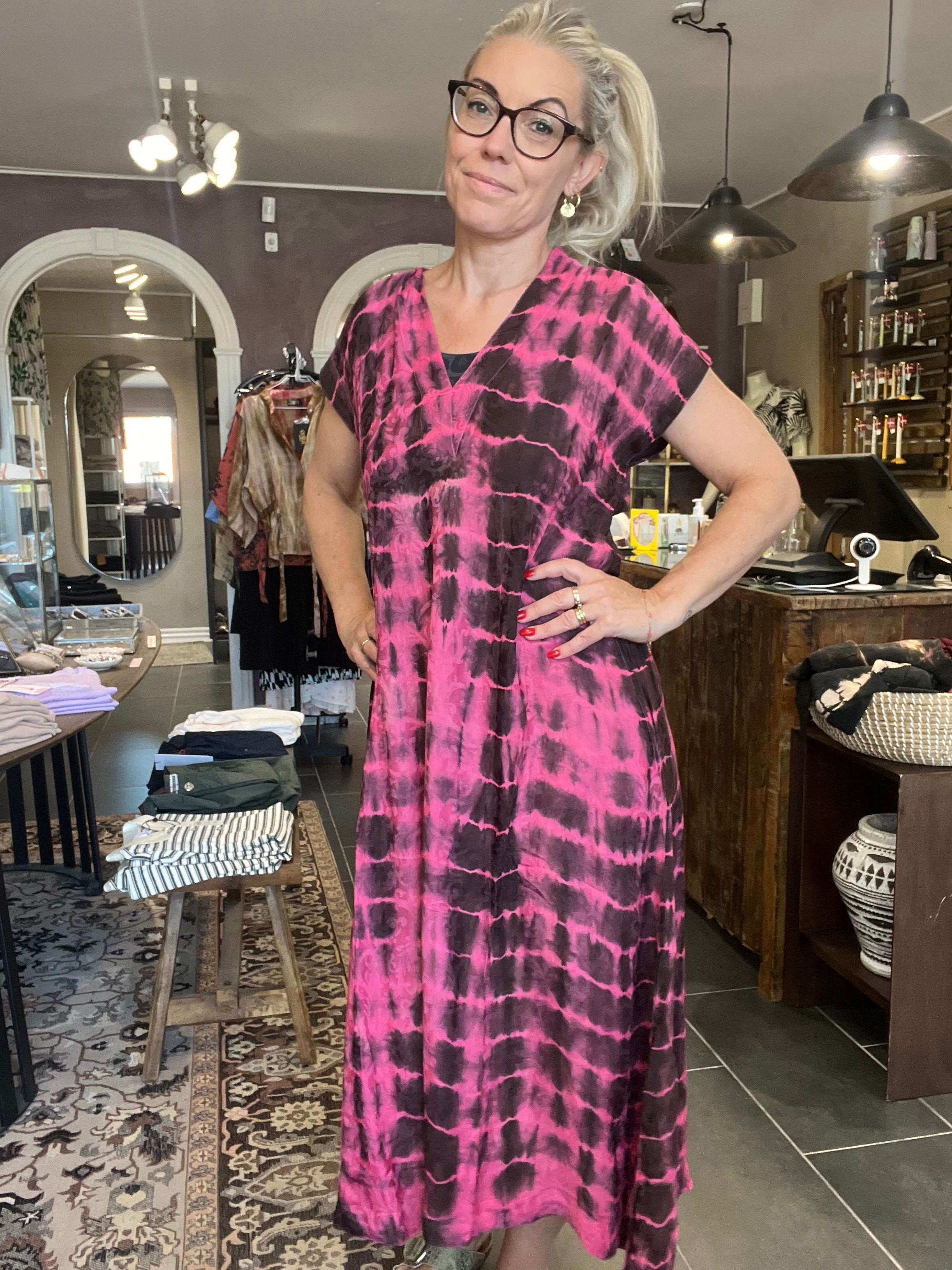 Cofur Casual Dress Long S310 – pink tie-dye unika silkekjole (S/M, 34–38)
