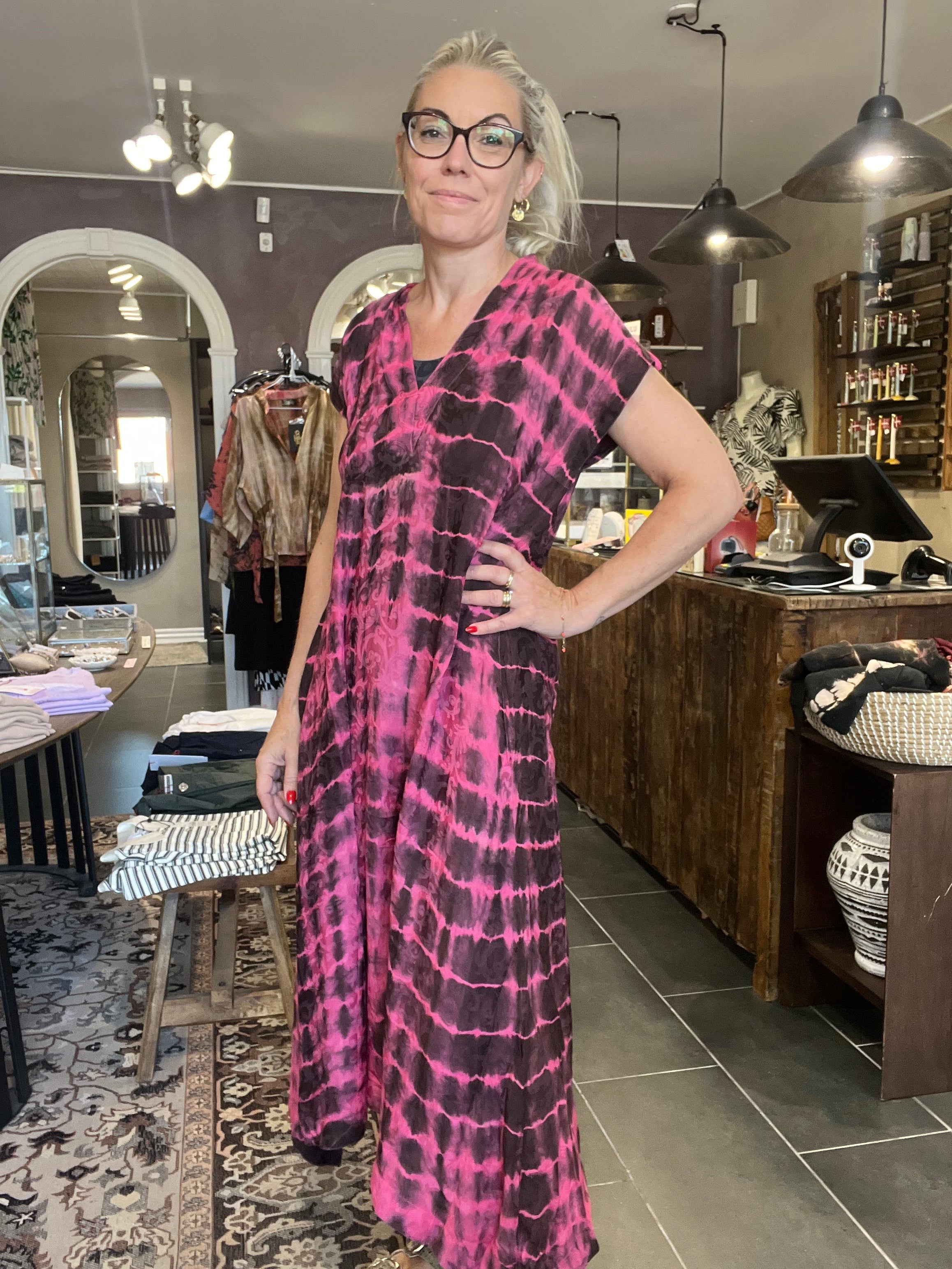 Cofur Casual Dress Long S310 – pink tie-dye unika silkekjole (S/M, 34–38)
