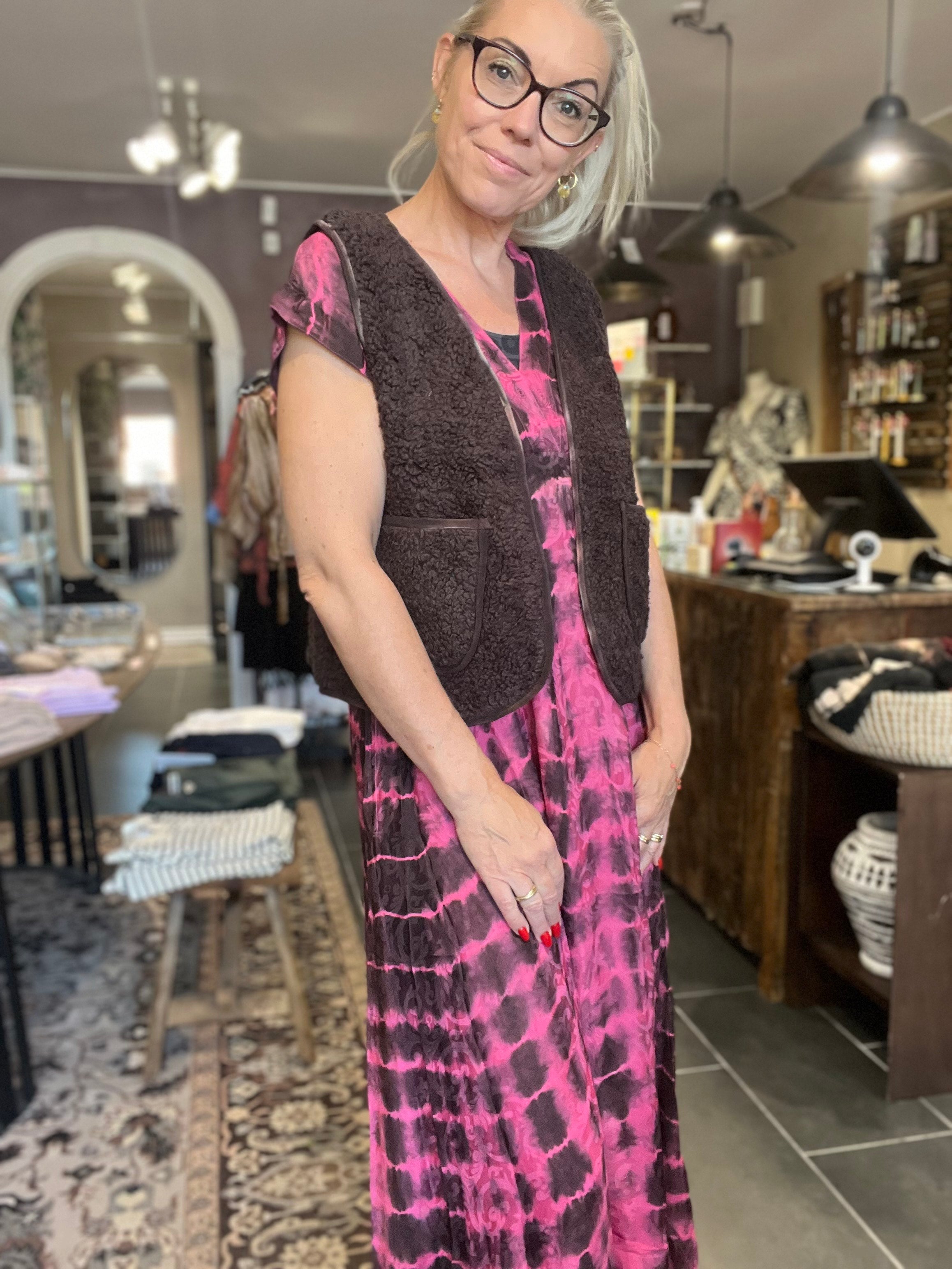 Cofur – Teddy Vest T117C | Unika OneSize i Bomulds-Teddy m. Genanvendt Silkefór - Brun 01