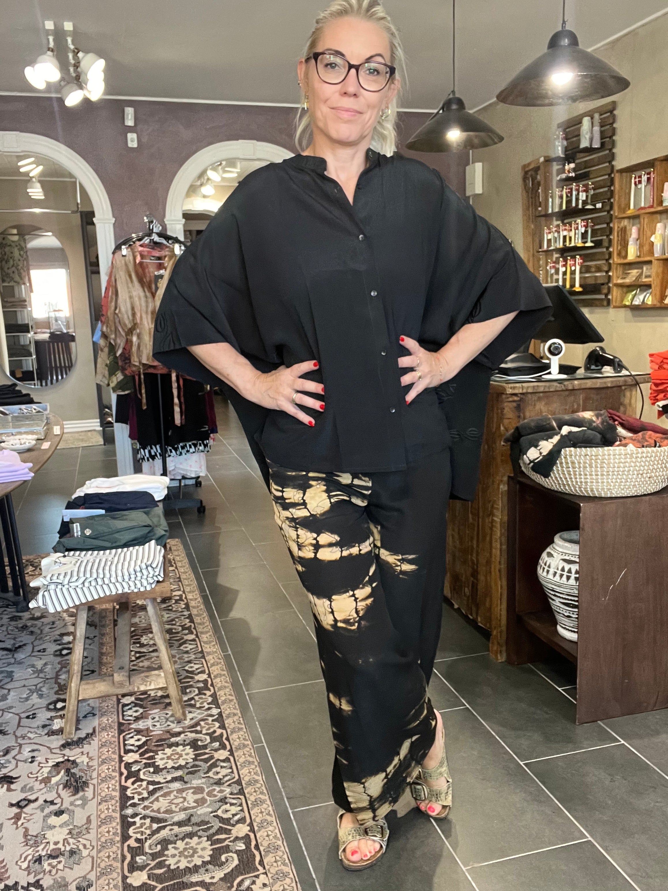 Sophie Pant i vintage sari-silke – Cofur S67 sort/gylden