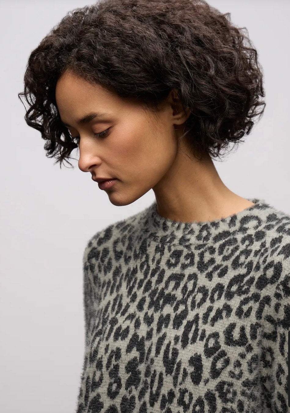Street One knælang mønstret blød fluffy T-shirt kjole med turtleneck