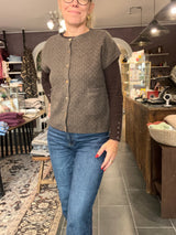 Relaxed fit strikvest – Mansted KOMMA, brown