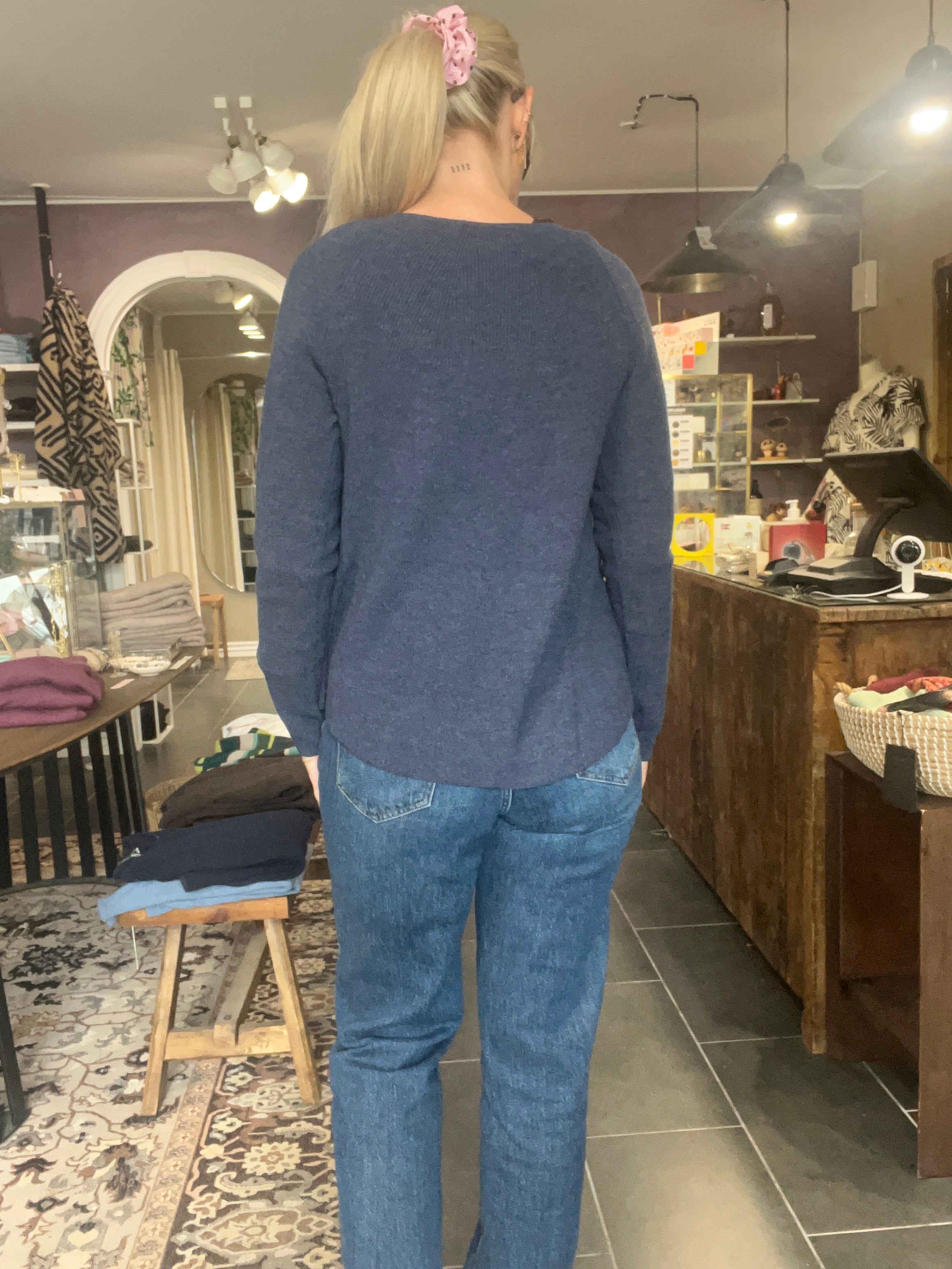 IVY pullover – side/ryg, A-shape med afrundet bund, Soft Blue