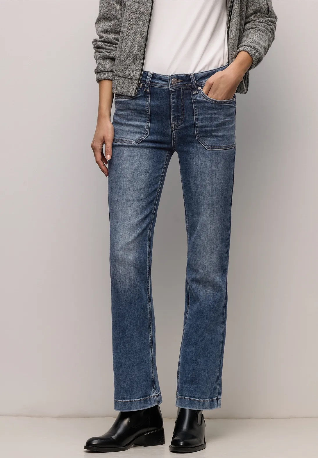 Street One Bootcut HW Jeans 380355 i medium blue – high waist slim fit jeans