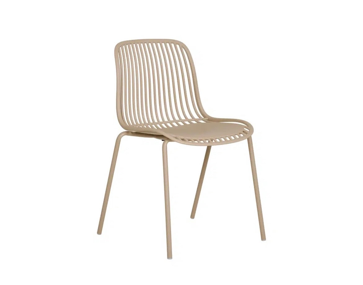 House Nordic Branson spisebordsstol – sand/beige i UV-resistent PP med stålstel, udendørs