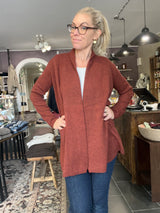 Mansted MITTY cardigan i Spice – lang åben lammeulds-cardigan med lommer (23214)