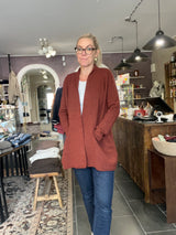 Mansted MITTY cardigan i Spice – lang åben lammeulds-cardigan med lommer (23214)